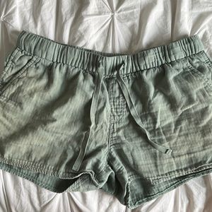 Flowy linen shorts